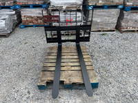 Vernig Heavy Duty 5500lb Pallet Forks (60” Blades)-OCC Attachments
